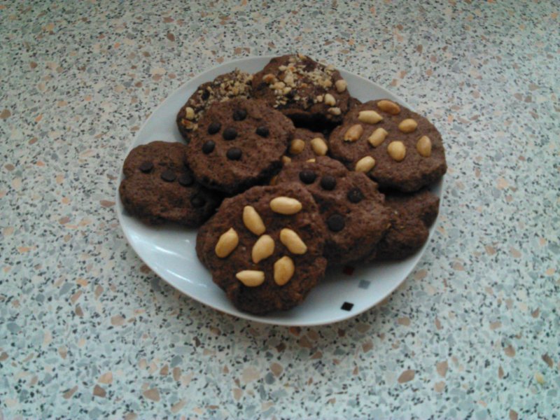 Čokoládové cookies s pomerančem a vlašskými ořechy