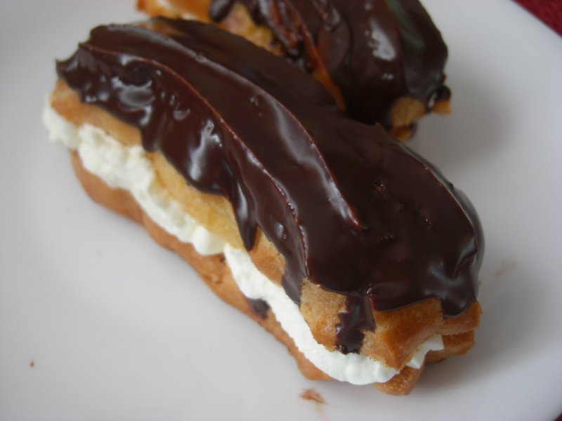 Éclairs s čokoládovou polevou